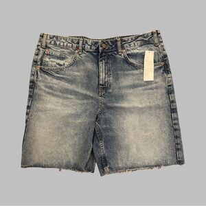 NWT URBAN OUTFITTERS Women’s Roomy Fit Shorts Size 31